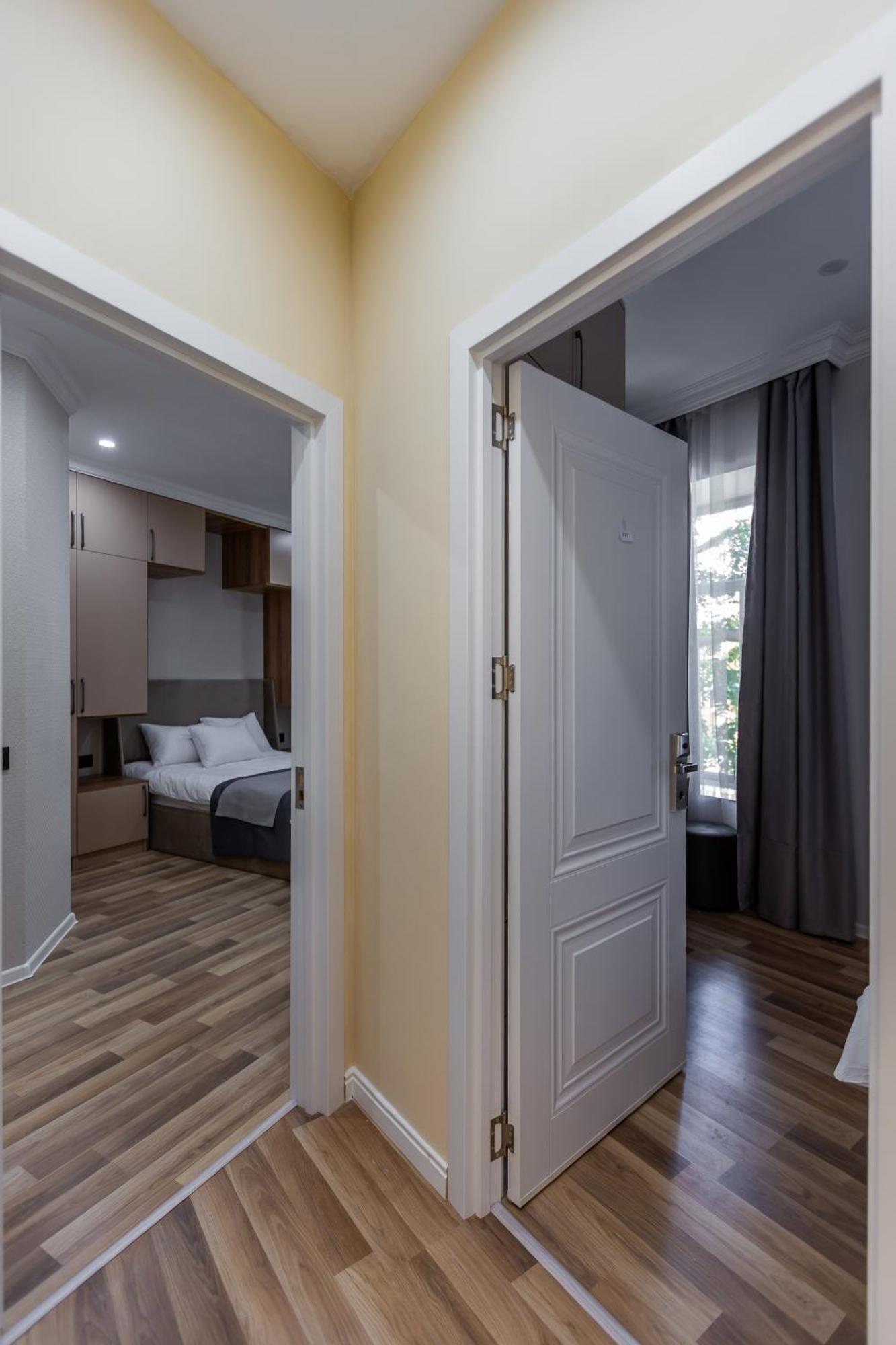 Hotel Hillside Center 3*