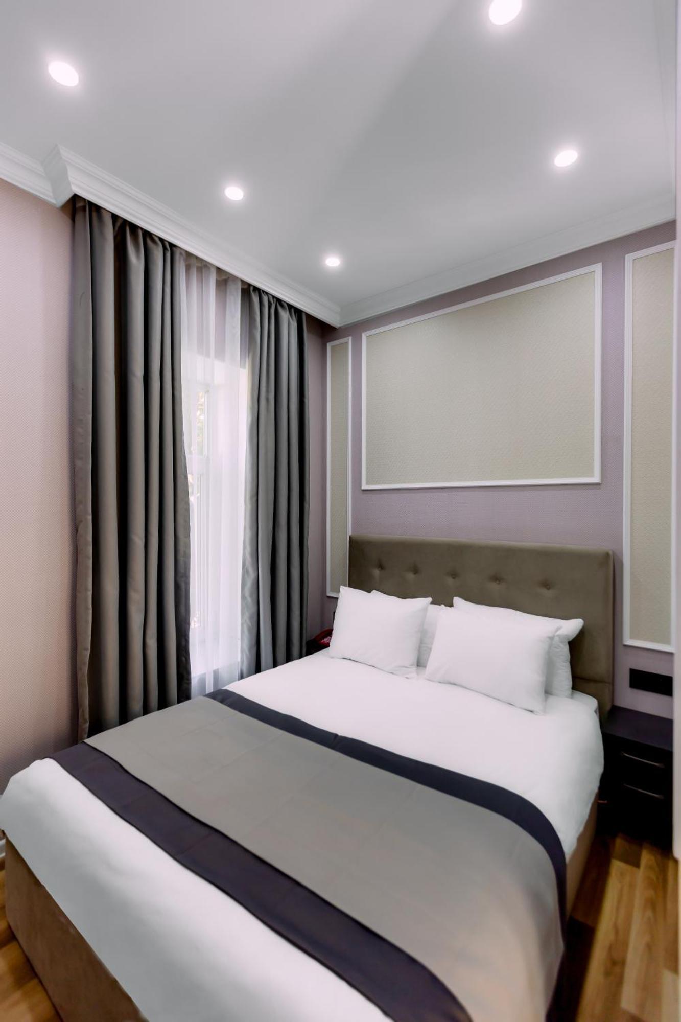 Hillside Center Hotel