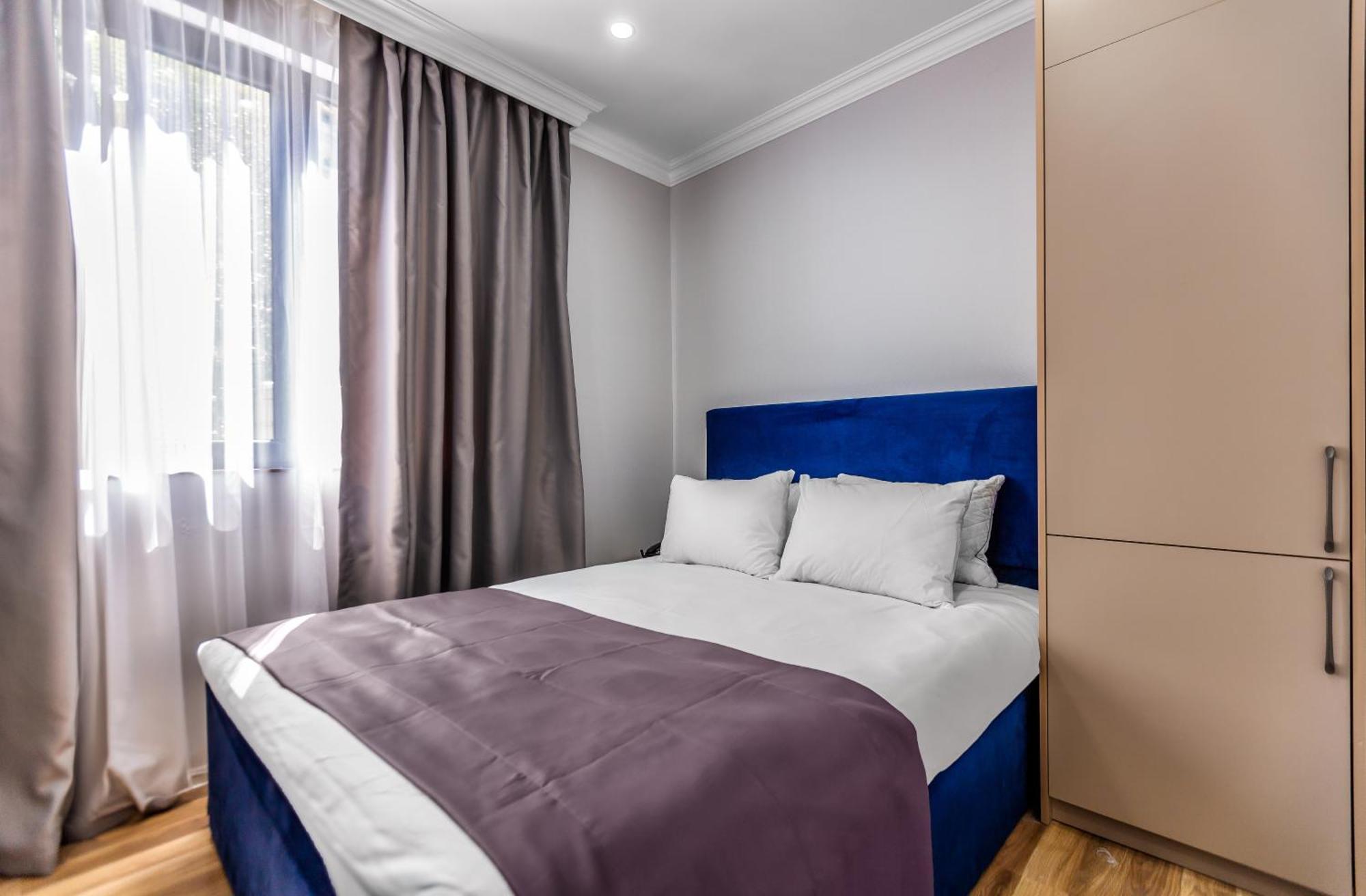 Hillside Center Hotel 3*