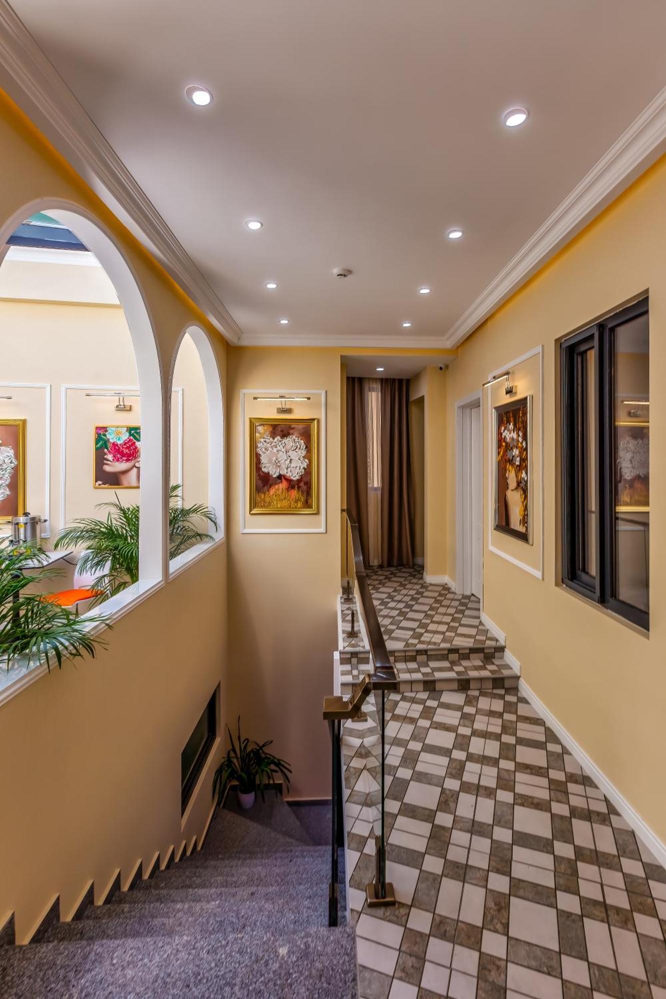 Hotel Hillside Center
