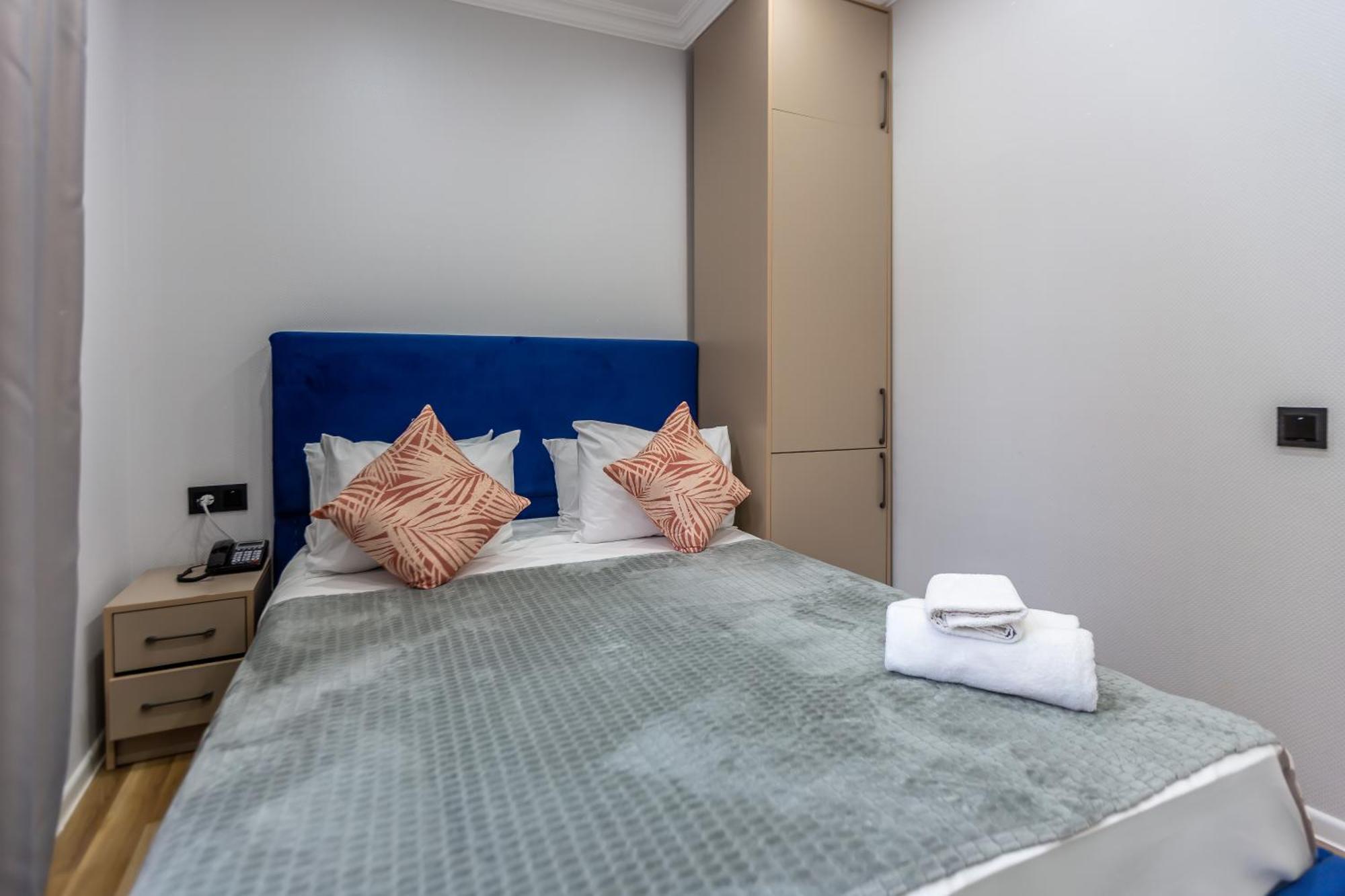 Hotel Hillside Center