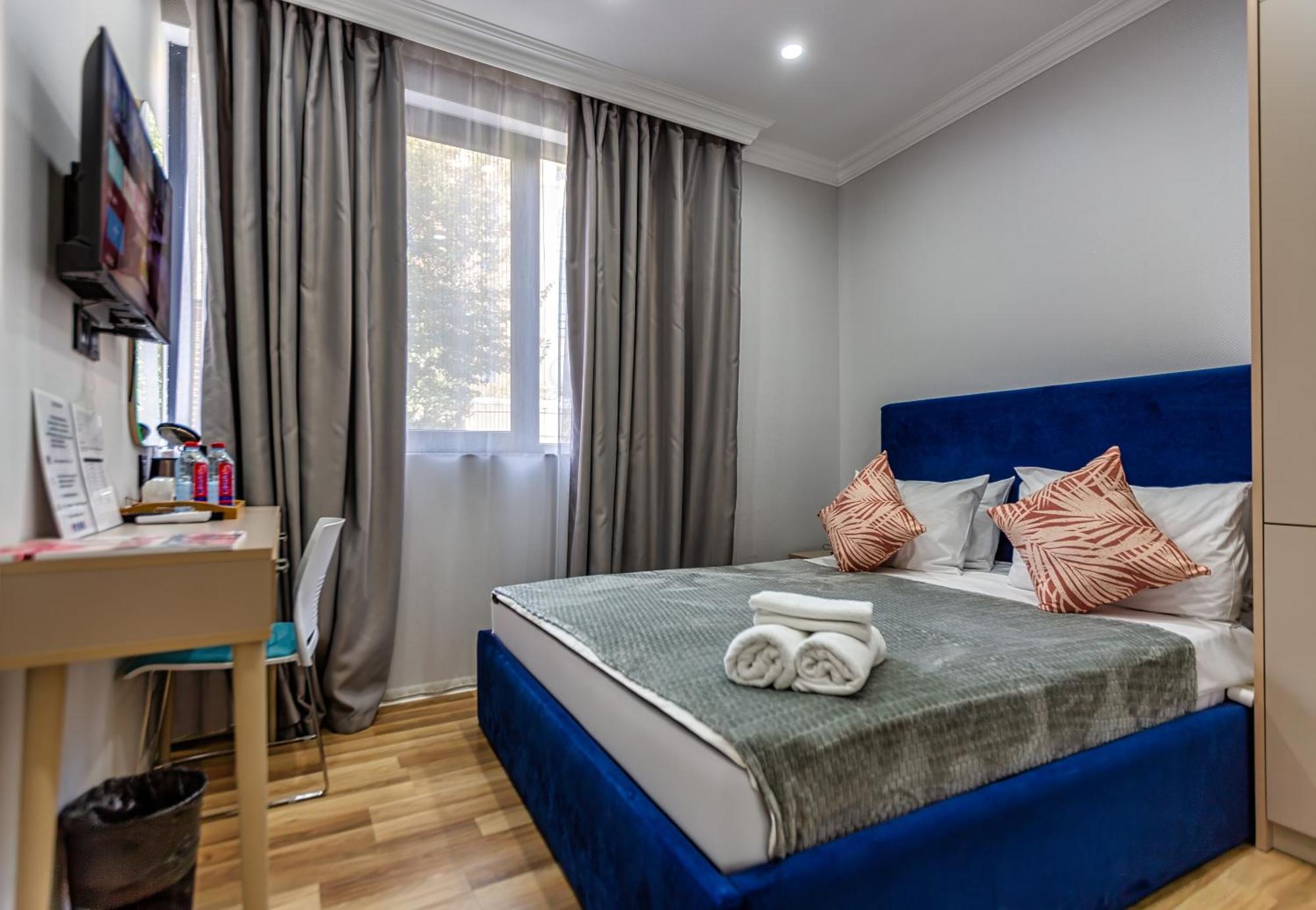 Hillside Center Hotel 3*